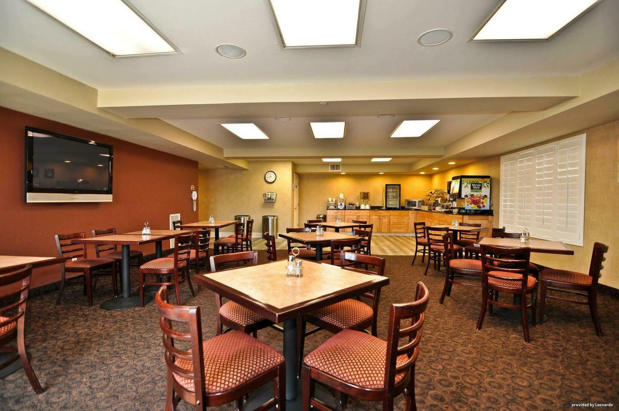 Best Western Plus - Anaheim Orange County 3*